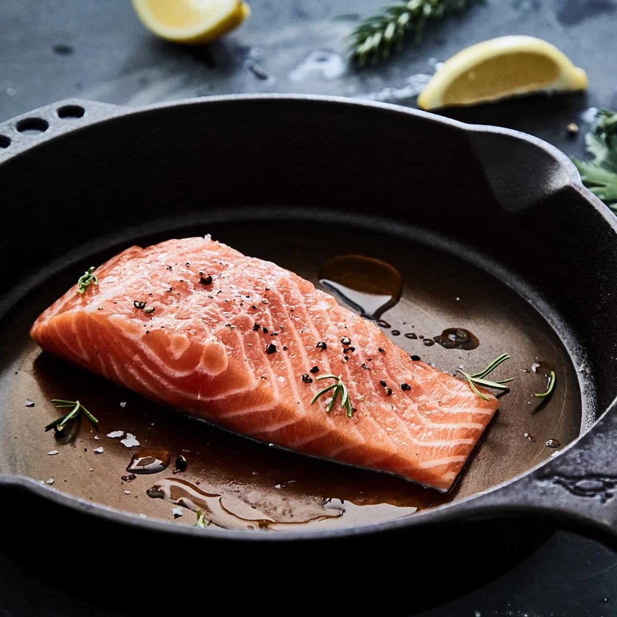 Smithey No. 10 Cast Iron Skillet